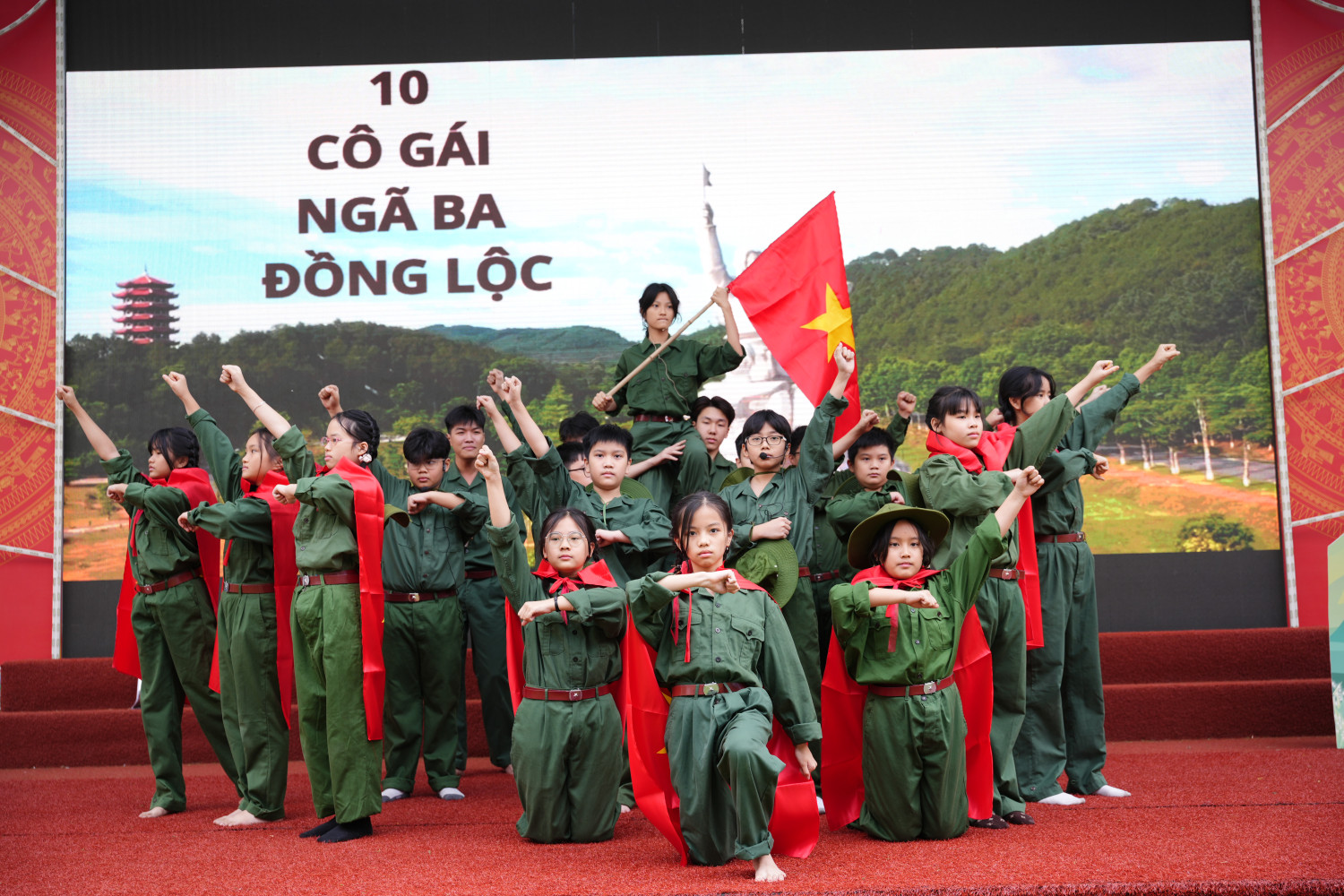 Trường THCS Lê Lợi tổ chức kỷ niệm 69 năm giải phóng Thủ đô